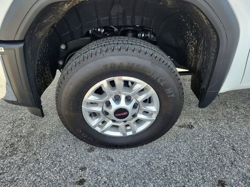 New 2026 GMC Sierra 2500 SLE image 6