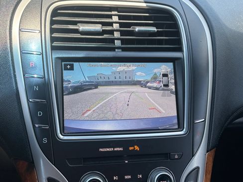 Used 2018 Lincoln MKX Select w/ Select Plus Package AWD/4WD image 43