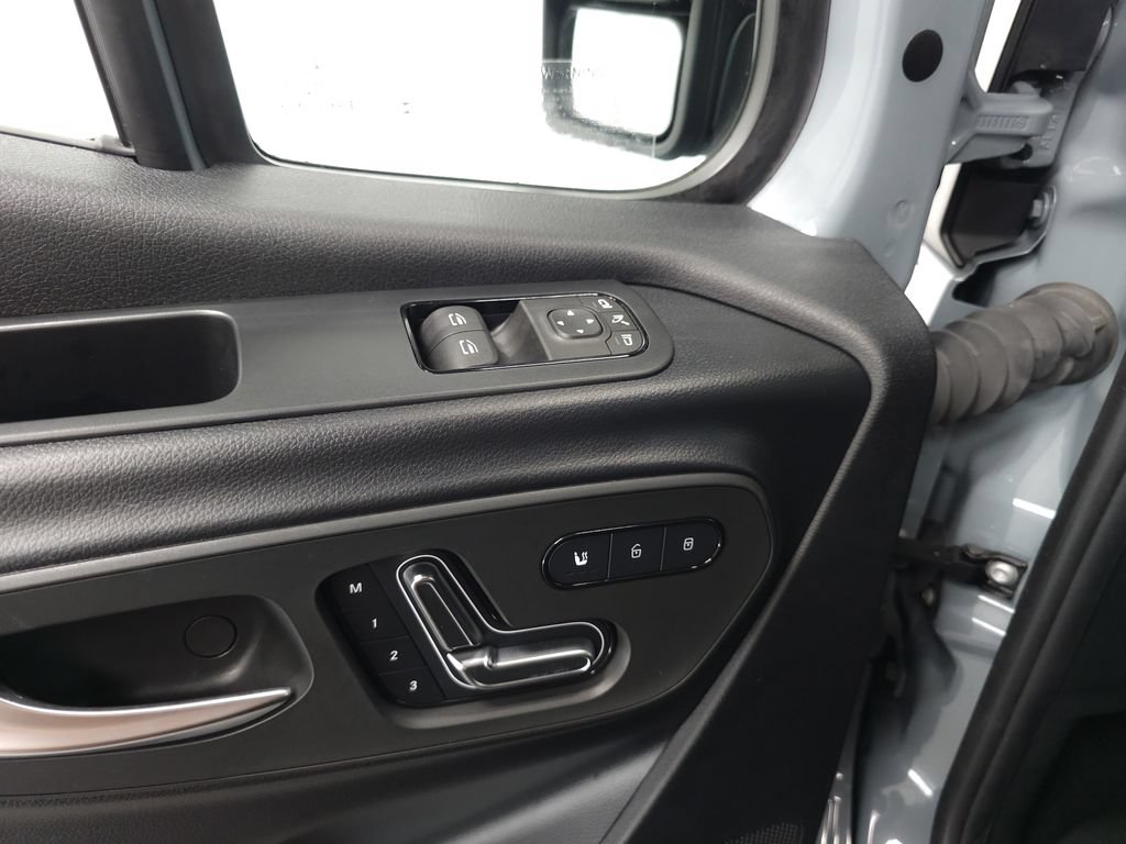 Used 2024 Mercedes-Benz Sprinter 2500 image 6