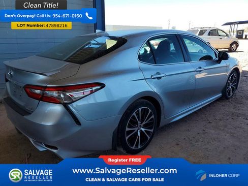 Used 2019 Toyota Camry SE w/ Sunroof Package image 4