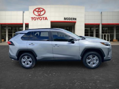 Certified 2025 Toyota RAV4 LE AWD/4WD image 4