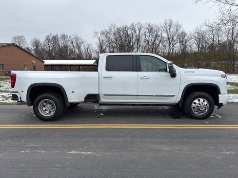 Used 2024 Chevrolet Silverado 3500 High Country w/ High Country Premium Package image 8