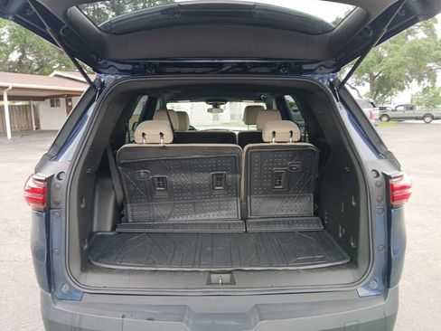 Used 2023 Chevrolet Traverse LS AWD/4WD image 19