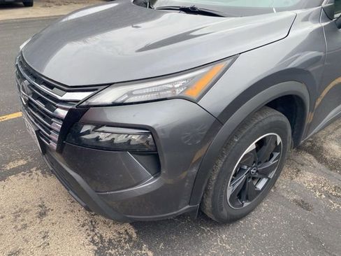 Used 2025 Nissan Rogue SV image 17