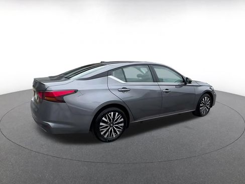 Used 2026 Nissan Altima 2.5 SV FWD image 15