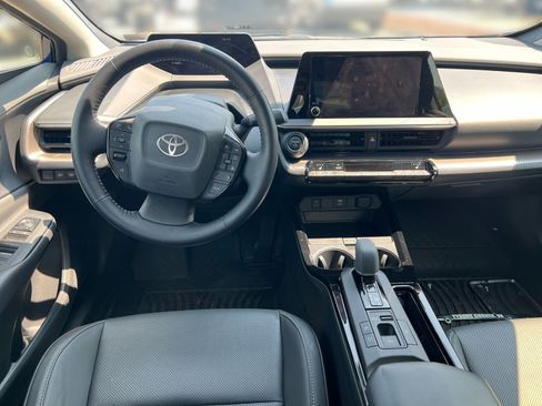 Used 2025 Toyota Prius XLE AWD/4WD image 19