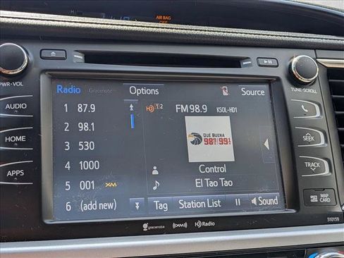 Used 2016 Toyota Highlander XLE AWD/4WD image 13