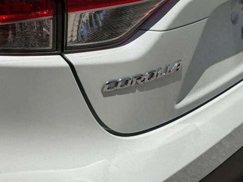 Used 2025 Toyota Corolla LE FWD image 8