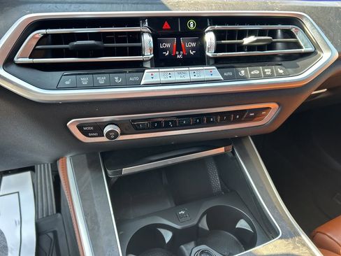 Used 2022 BMW X5 xDrive40i w/ Premium Package image 12