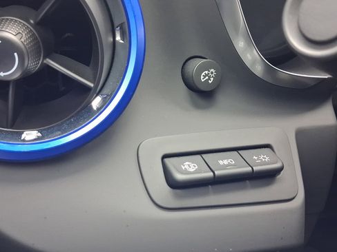 Used 2024 Chevrolet Camaro SS RWD image 27