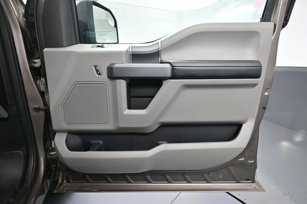 Used 2018 Ford F150 XLT w/ Equipment Group 302A Luxury AWD/4WD image 37