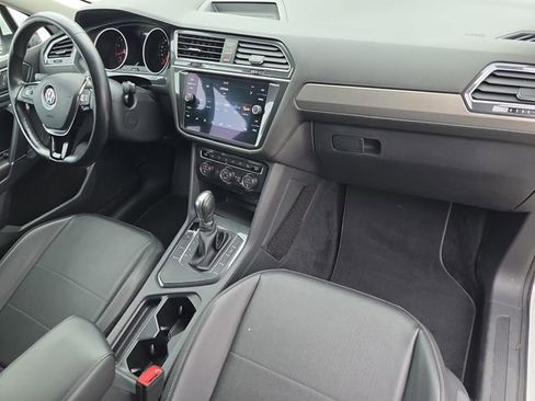 Used 2018 Volkswagen Tiguan SE image 11
