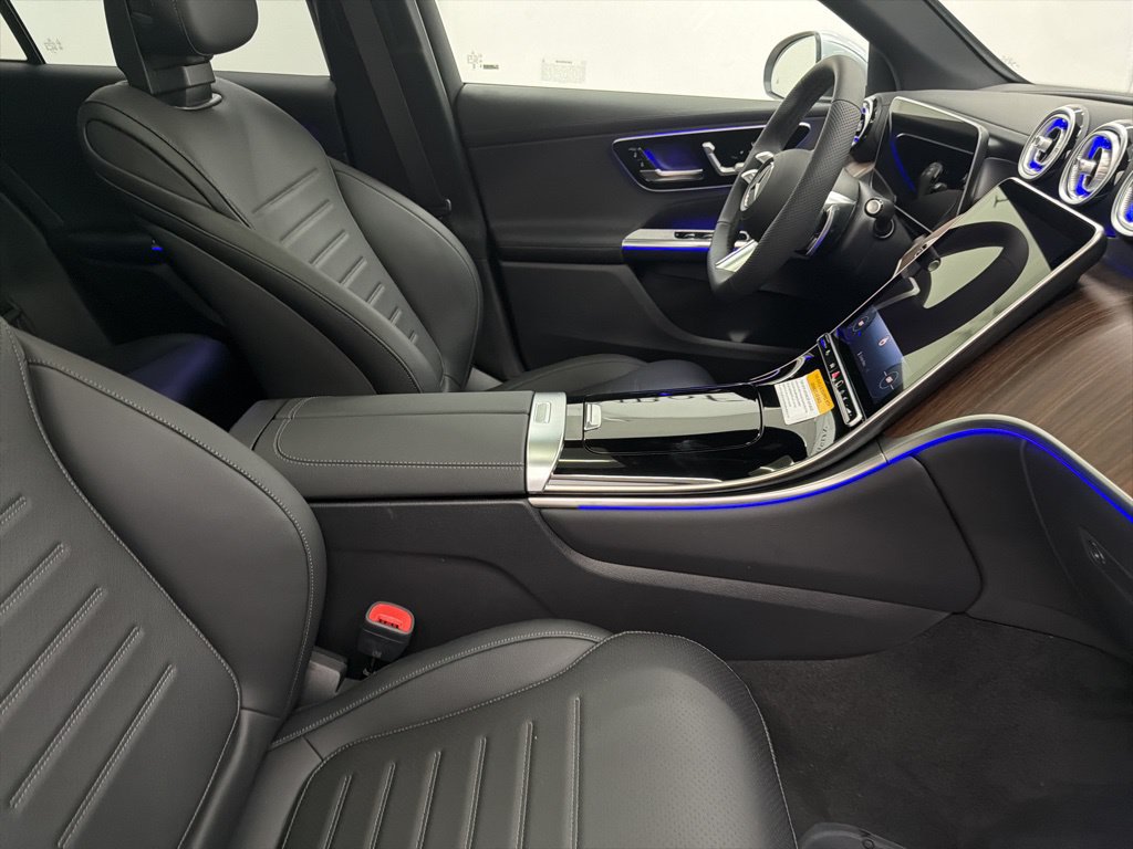 Used 2026 Mercedes-Benz GLC 300 4MATIC image 30