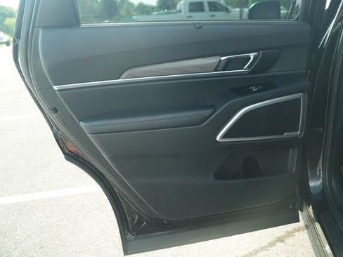 Used 2022 Kia Telluride EX w/ EX Premium Package FWD image 17