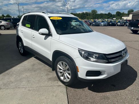 Used 2017 Volkswagen Tiguan Wolfsburg Edition AWD/4WD image 3