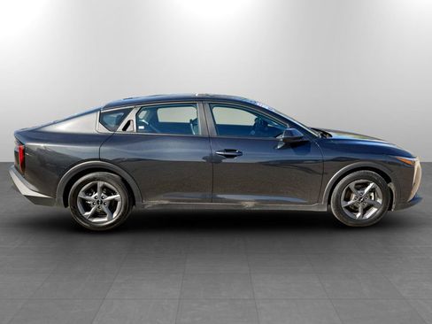 Used 2025 Kia K4 LXS image 4