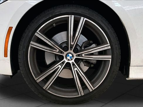 Used 2024 BMW 330i Sedan w/ Premium Package RWD image 9