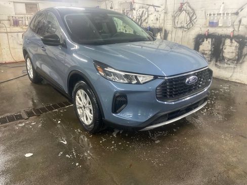 Used 2025 Ford Escape Active AWD/4WD image 13