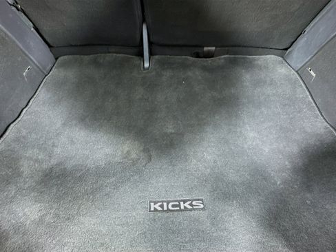 Used 2020 Nissan Kicks S image 31