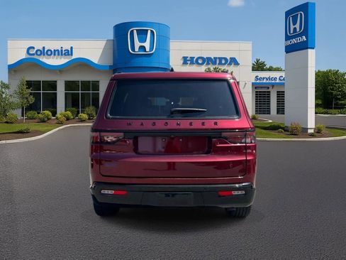 Used 2024 Jeep Wagoneer Series II w/ Convenience Group I AWD/4WD image 5