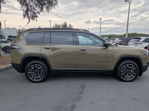 New 2026 Jeep Cherokee Laredo image 2
