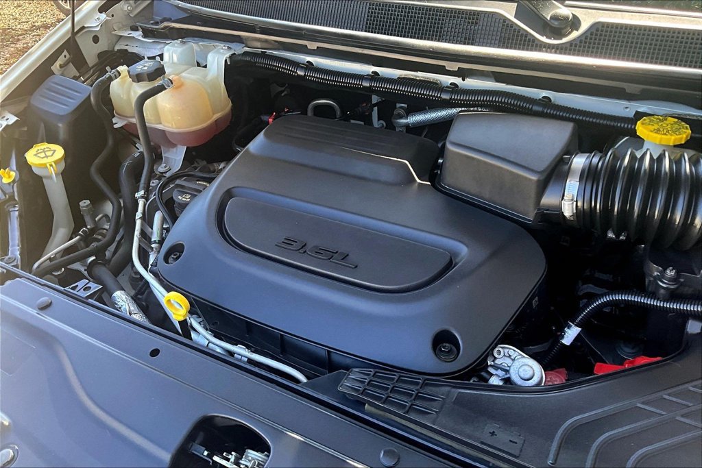 Used 2020 Chrysler Voyager Lxi FWD image 27