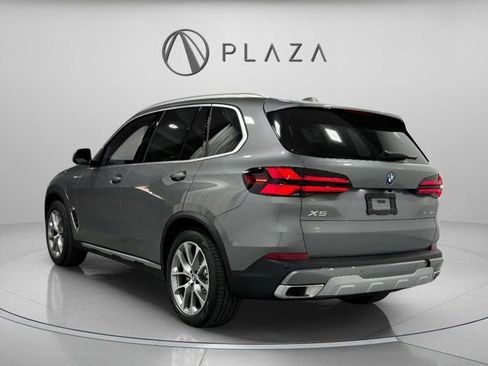 New 2026 BMW X5 xDrive50e image 4