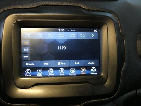 Used 2018 Jeep Renegade Latitude w/ Cold Weather Group AWD/4WD image 23