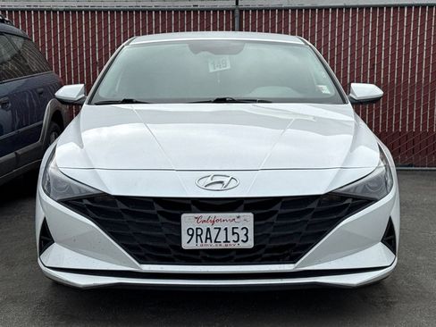 Used 2021 Hyundai Elantra SEL FWD image 3