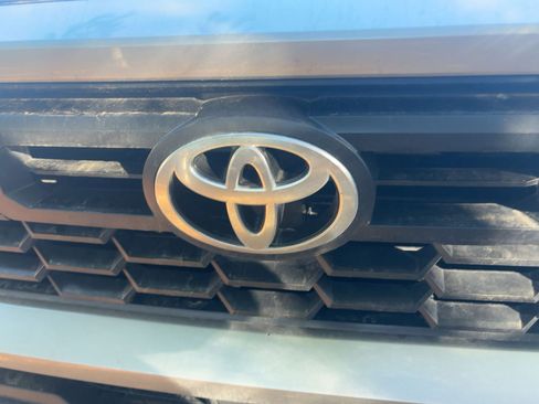 Used 2025 Toyota Tacoma TRD Off-Road image 10