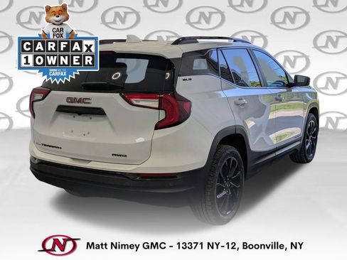 Used 2023 GMC Terrain SLE w/ Driver Convenience Package AWD/4WD image 4