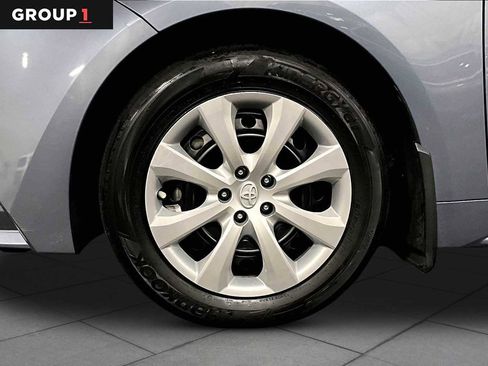 Used 2021 Toyota Corolla LE FWD image 11