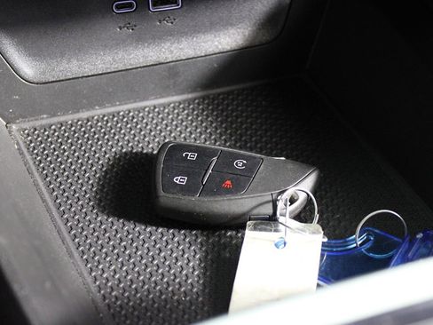 Used 2025 Chevrolet Equinox LT FWD image 16