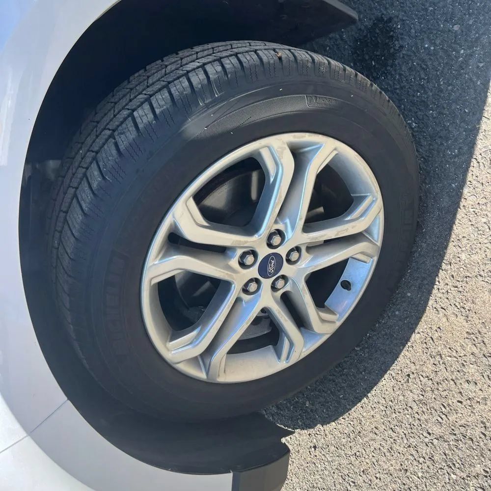 Used 2018 Ford Edge Titanium w/ Equipment Group 301A AWD/4WD image 12