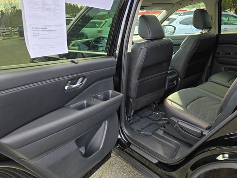 Used 2024 Nissan Pathfinder Platinum w/ Cargo Package AWD/4WD image 15