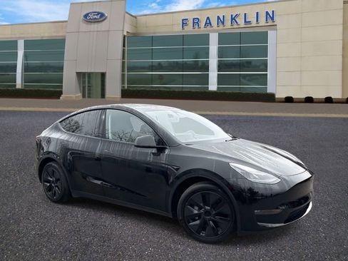 Used 2025 Tesla Model Y Long Range image 1