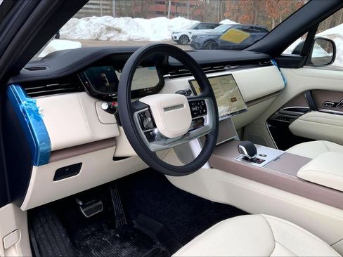 New 2026 Land Rover Range Rover SE image 9