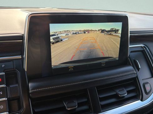 Used 2023 Chevrolet Suburban Premier image 28