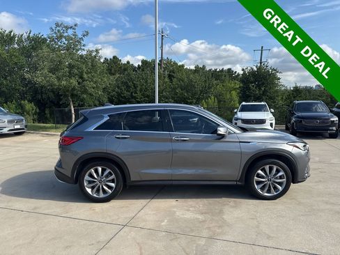 Used 2020 INFINITI QX50 Luxe w/ Navigation Package FWD image 3