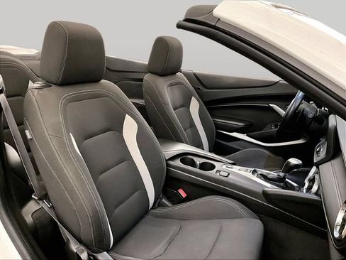 Used 2022 Chevrolet Camaro LT RWD image 7