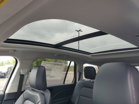 New 2026 Lincoln Aviator AWD image 10