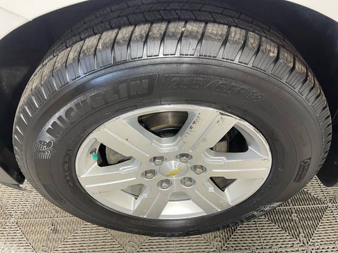 Used 2011 Chevrolet Traverse LT image 27