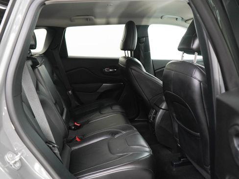 Used 2020 Jeep Cherokee Limited AWD/4WD image 12
