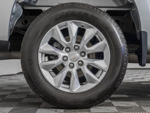 Used 2022 Chevrolet Silverado 1500 Custom image 17