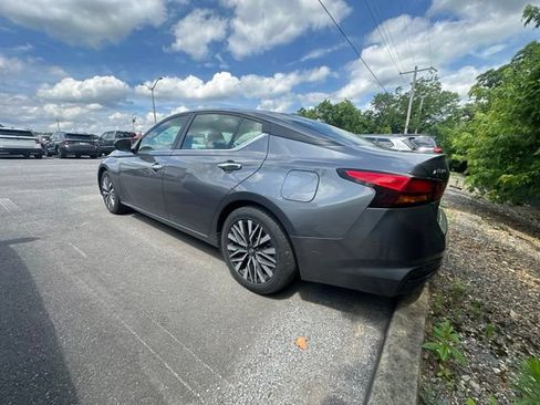 Used 2024 Nissan Altima 2.5 SV FWD image 6