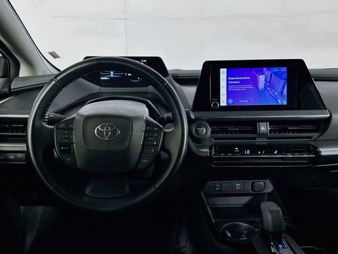 Used 2024 Toyota Prius LE FWD image 18