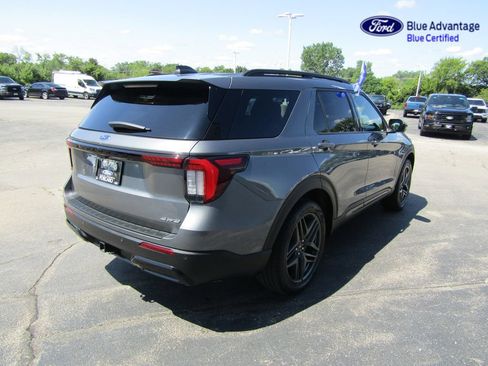 Certified 2025 Ford Explorer ST-Line w/ ST-Line Street Pack AWD/4WD image 10