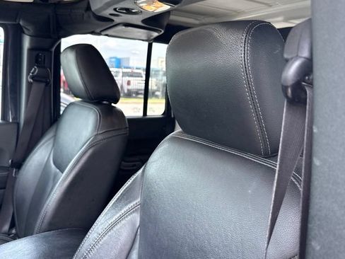 Used 2018 Jeep Wrangler Unlimited Sahara AWD/4WD image 10