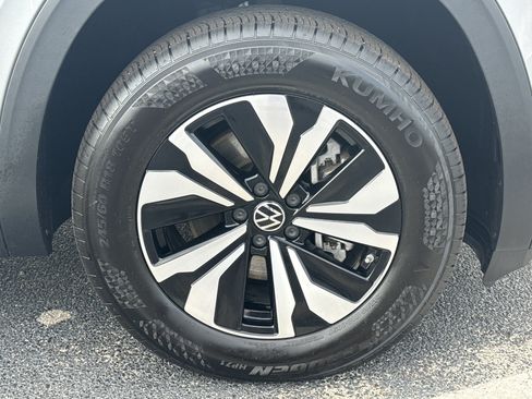 Used 2026 Volkswagen Atlas SE FWD image 7