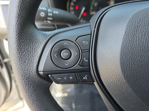 Used 2025 Toyota RAV4 XLE w/ Convenience Package image 19